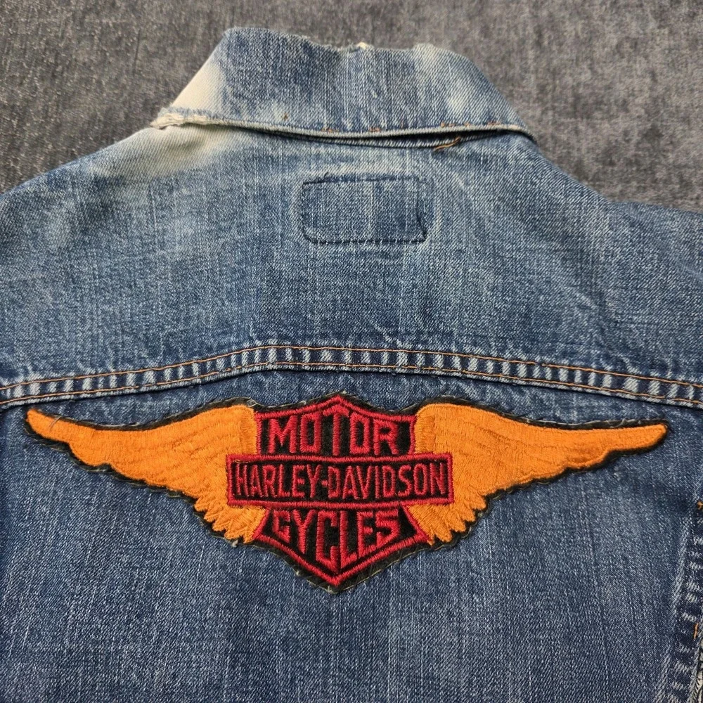 Levis very distressed